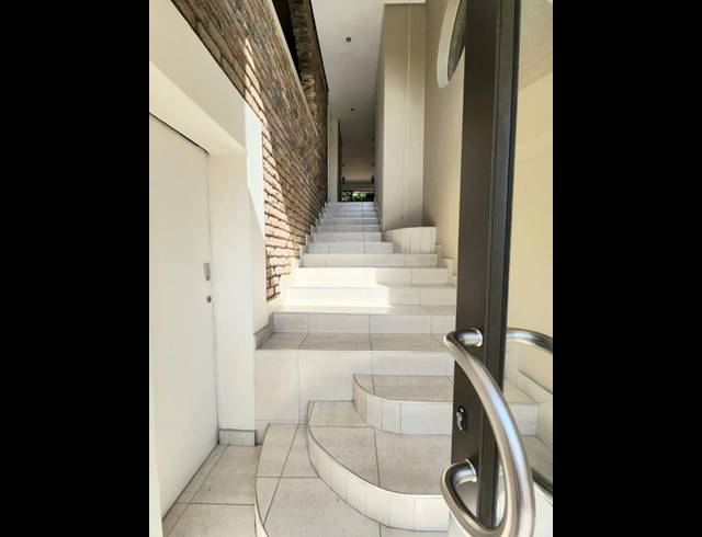 5 BEDROOM HOUSE FOR SALE IN KLOOFENDAL